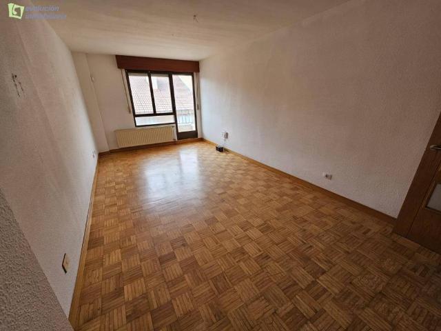 Piso en venta en Pradoluengo, Castilla y León