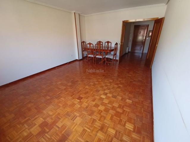 Piso en venta en Pradoluengo, Castilla y León