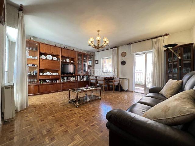 Piso en venta en Madrid, Cortes
