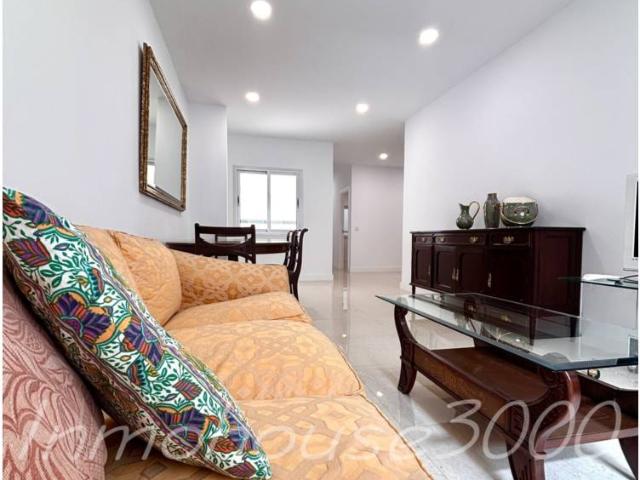 Piso en venta en Santa Catalina-Canteras, Gran Canaria