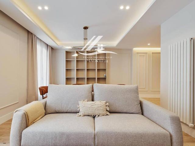 Piso en venta en Madrid, Cortes