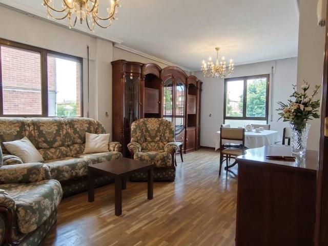 Piso en venta en Sahagún, Castilla y León