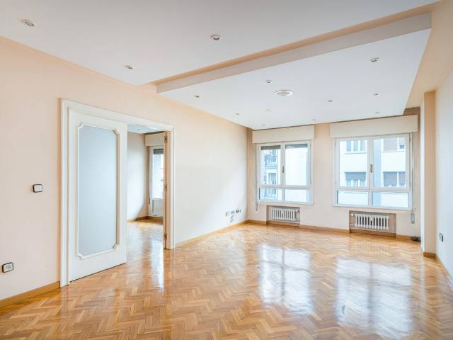 Piso en venta en Centro, Oviedo