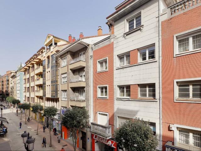 Piso en venta en Centro, Oviedo