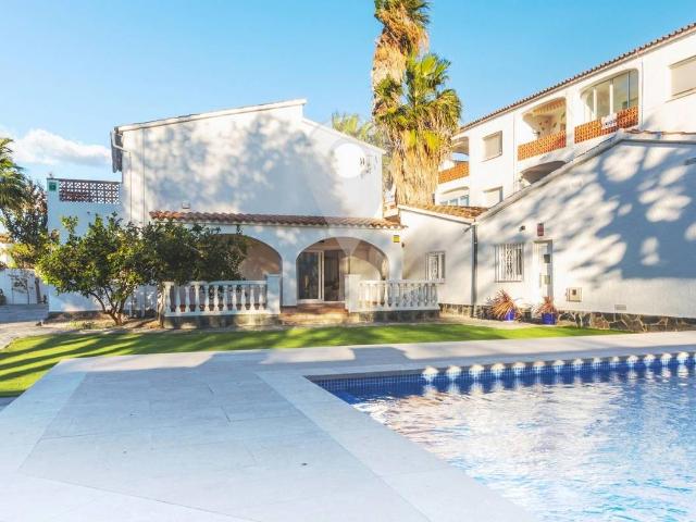 Piso en venta en Castelló D'empúries, Girona