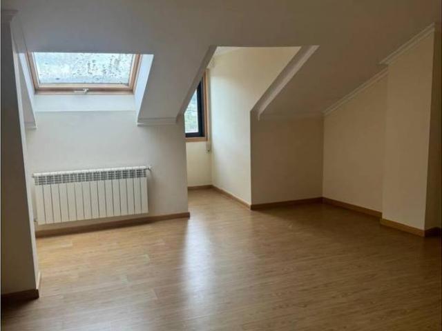 Piso en venta en San Cibrao das Viñas, Ourense