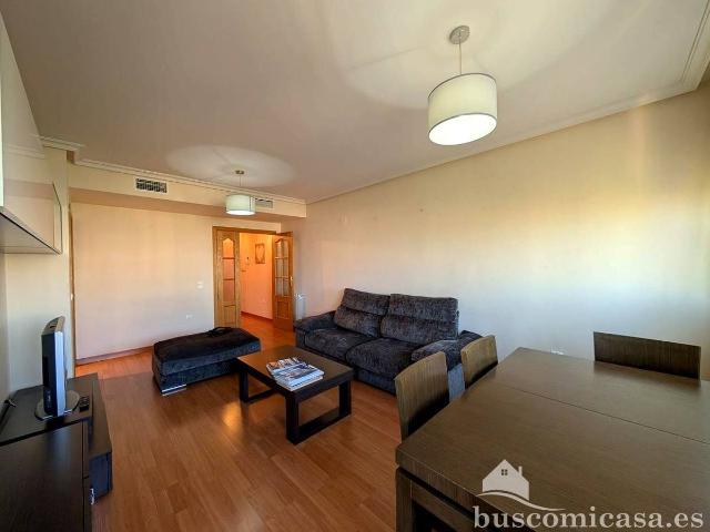 Piso en venta en Linares