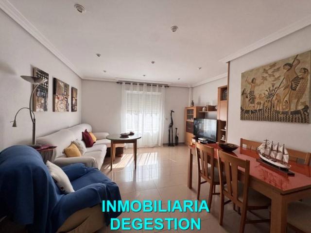 Piso en venta en Linares