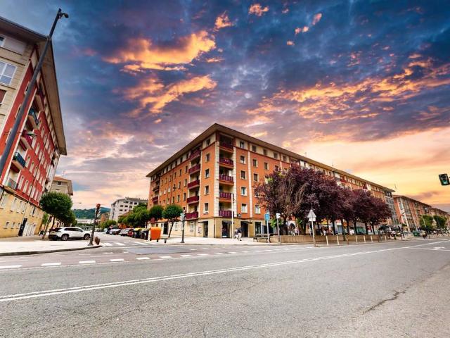 Piso en venta en Ibaiondo, Bilbao