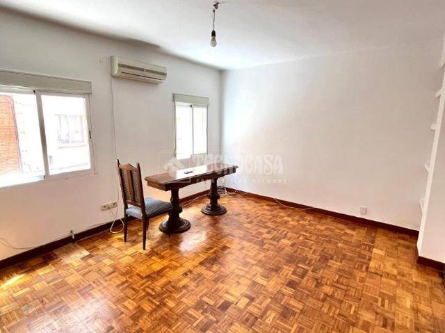 Piso en venta en Madrid, Cortes