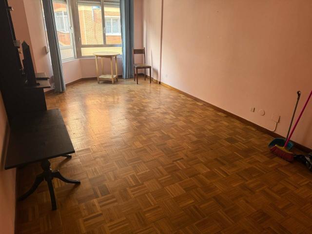 Piso en venta en San Lorenzo - La Palomera - San Mamés, León