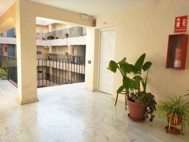 Piso en venta en Sanlúcar La Mayor, Andalucía