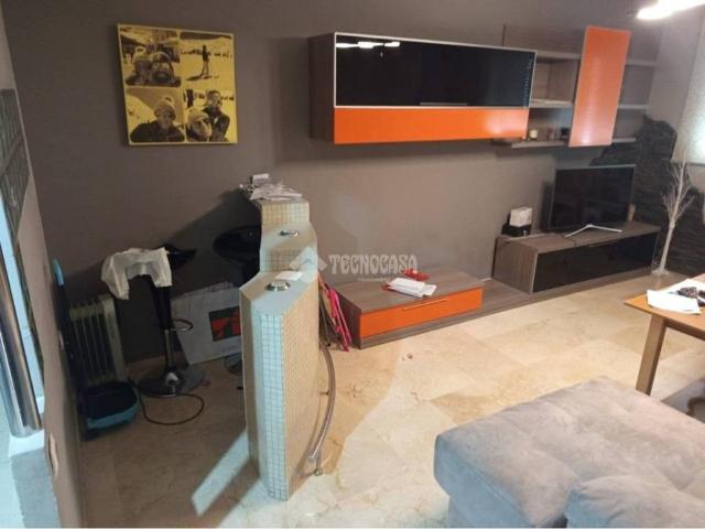 Piso en venta en Sanlúcar La Mayor, Andalucía
