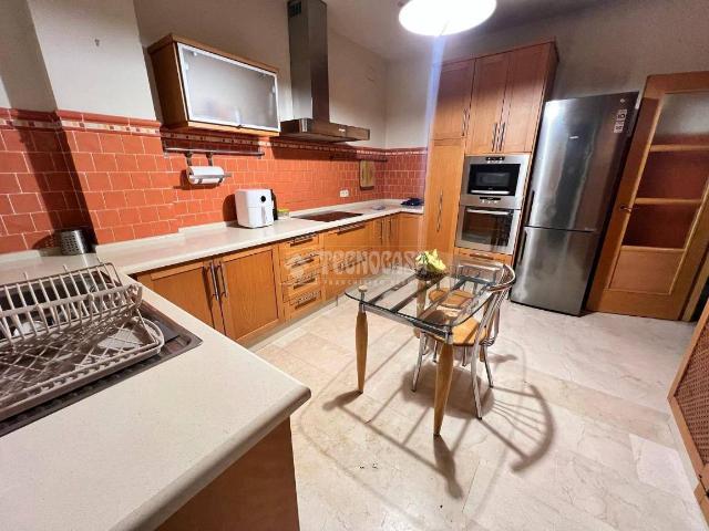 Piso en venta en Sanlúcar La Mayor, Torrequesada-Camino de Umbrete