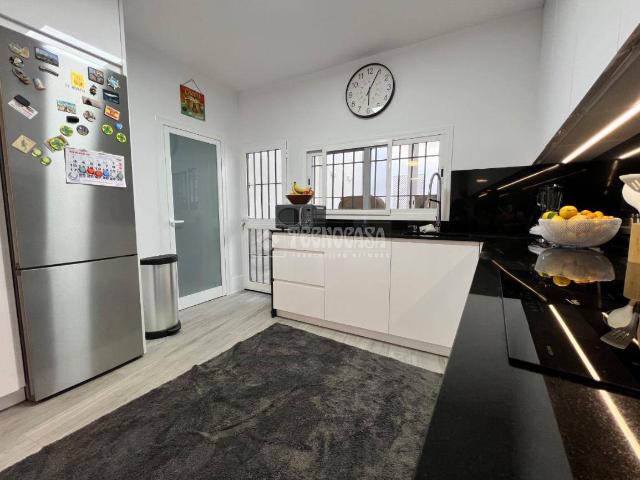 Piso en venta en Sanlúcar La Mayor, Torrequesada-Camino de Umbrete