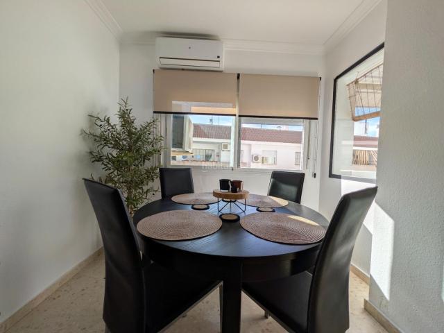 Piso en venta en Sanlúcar La Mayor, Andalucía