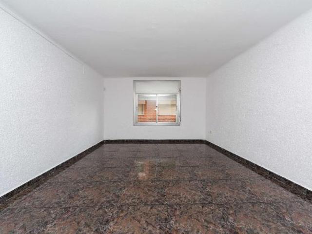 Apartamento en venta en Santa Coloma De Gramenet, Fondo
