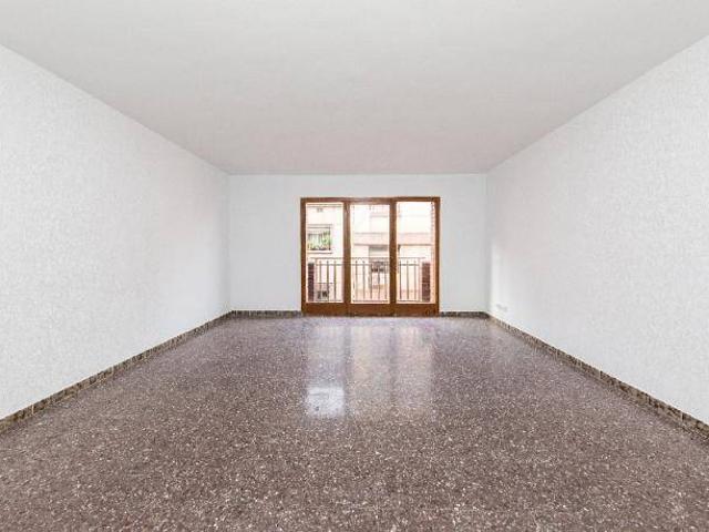 Piso en venta en Santa Coloma De Gramenet, Fondo