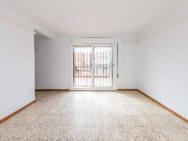 Piso en venta en Santa Coloma De Gramenet, Fondo