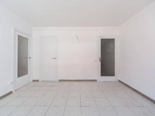 Piso en venta en Santa Coloma De Gramenet, Fondo