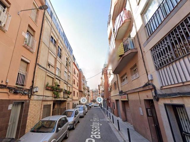 Piso en venta en Santa Coloma De Gramenet, Fondo