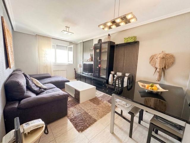 Piso en venta en Santovenia De Pisuerga, Castilla y León