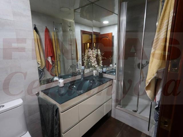 Piso en venta en Cerdanyola Del Vallès, Sant Martí