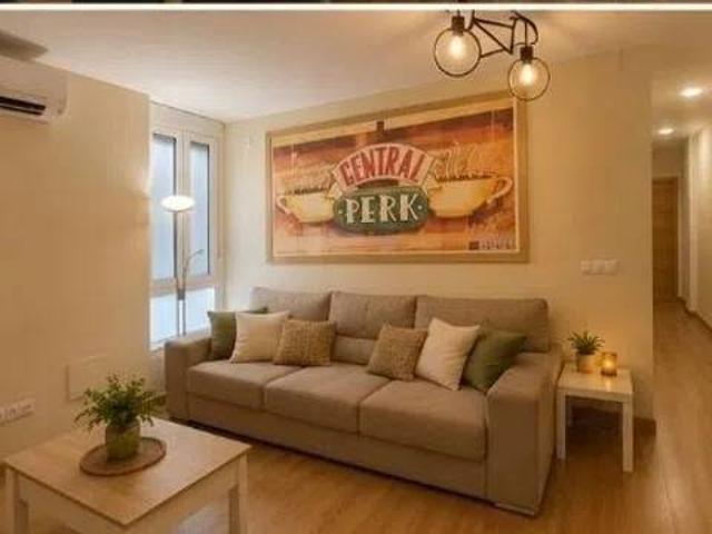 Piso en venta en Los Remedios, Sevilla