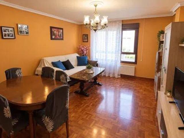 Piso en venta en El Parque, Siero