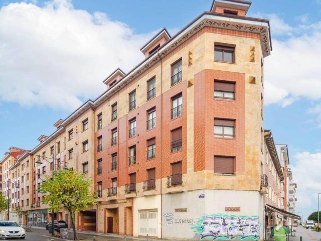 Piso en venta en Lugones / Llugones, Siero