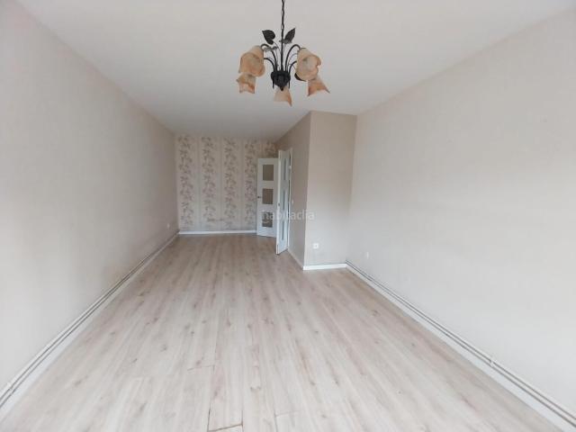 Piso en venta en Simancas, Urbanización El Plantío