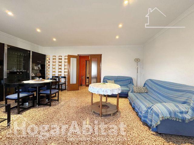 Piso en venta en Simat de la Valldigna, València / Valencia