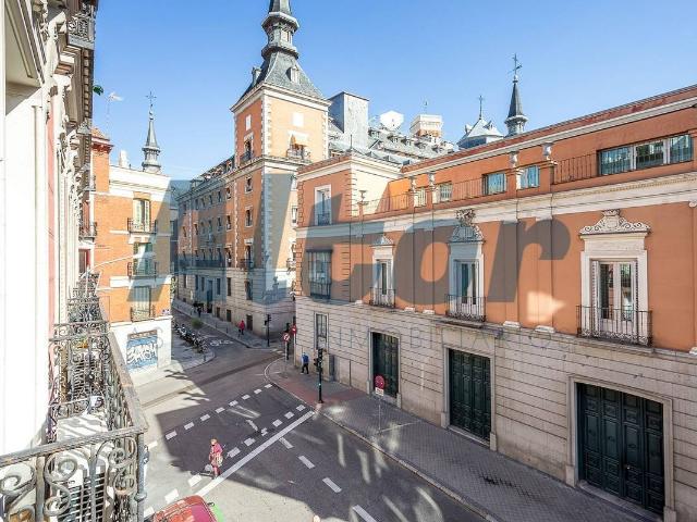Piso en venta en Madrid, Cortes Piso en venta en Madrid, Cortes