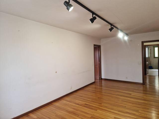Piso en venta en Luou, Santiago