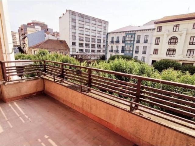 Piso en venta en Torrelavega, Cantabria
