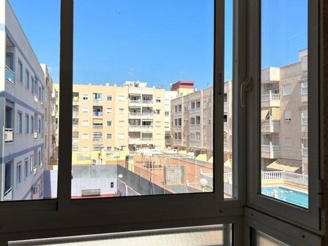 Piso en venta en Torrevieja, Alicante