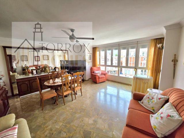 Piso en venta en Las Flores, Torrox