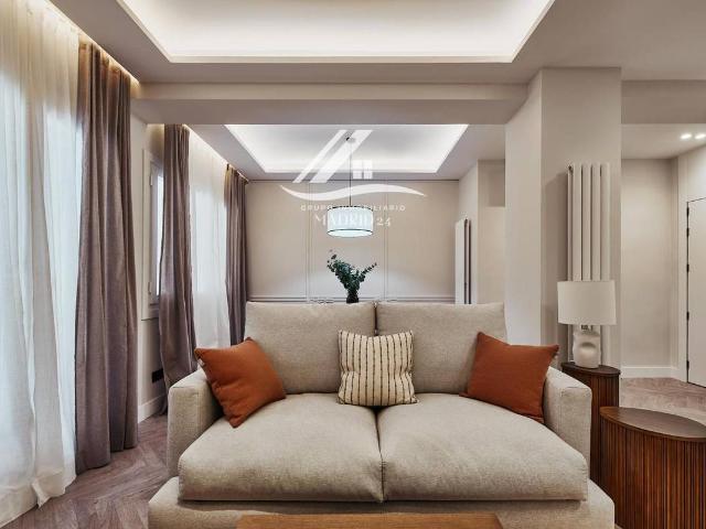 Piso en venta en Madrid, Cortes