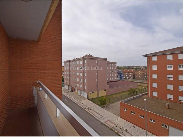 Piso en venta en San Claudio, León