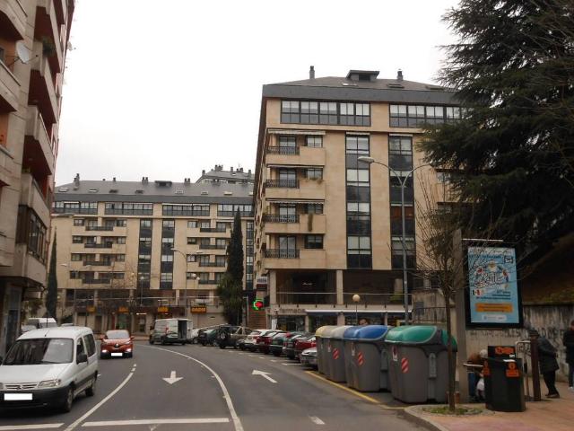 Piso en venta en Ourense, Casco Vello