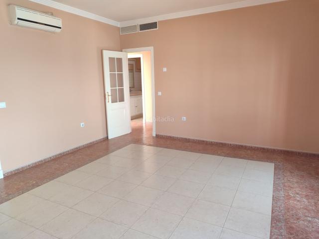 Piso en venta en Utrera, Andalucía