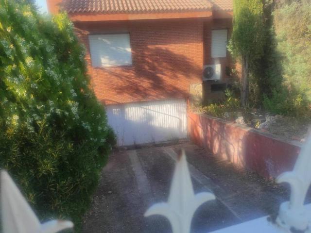 Casa en venta en Valdeolmos-alalpardo, Madrid