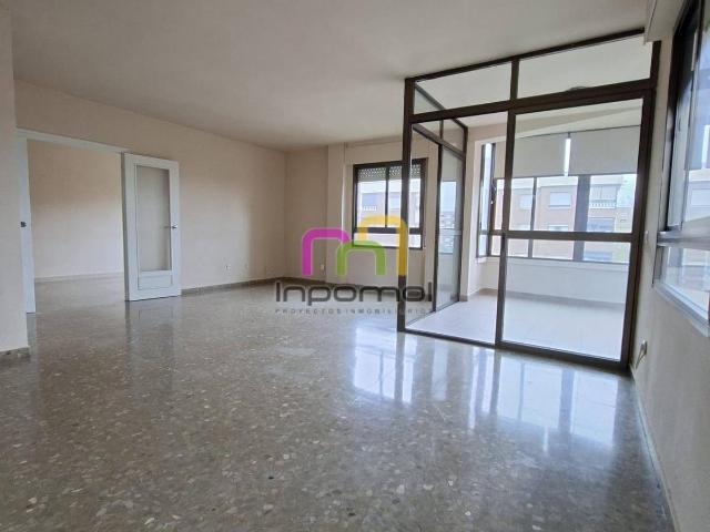 Piso en venta en Casco Antiguo, Badajoz