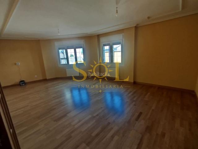 Piso en venta en Valencia De Don Juan, Castilla y León
