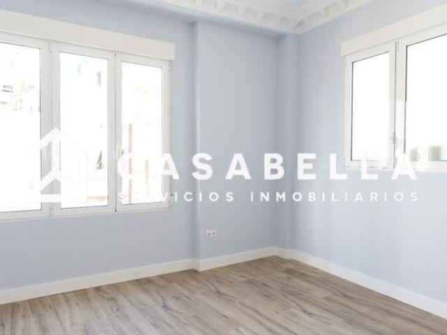 Piso en venta en Valencia De Las Torres, Extremadura