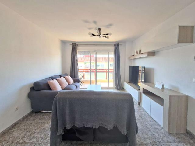 Piso en venta en La Gloria, Vélez-Málaga