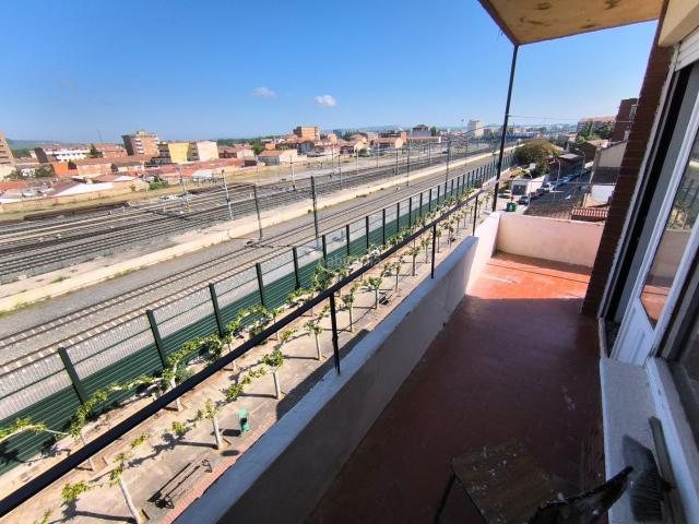 Piso en venta en Venta De Baños, Castilla y León