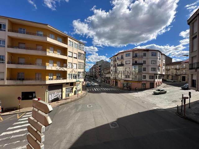 Piso en venta en Ourense, Casco Vello