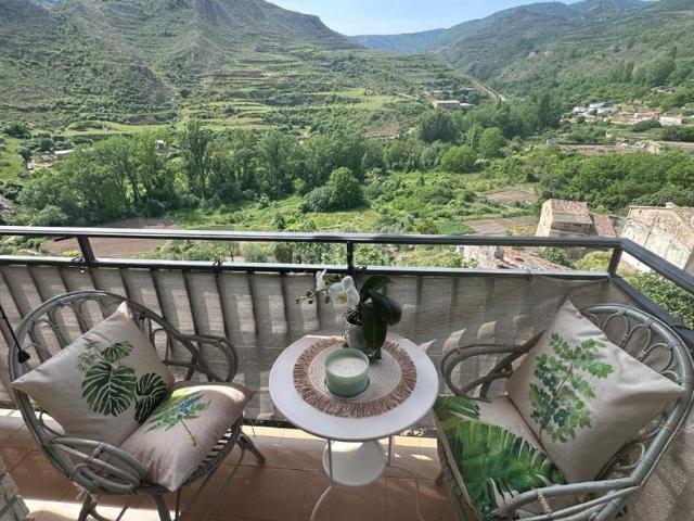 Piso en venta en Viguera, La Rioja