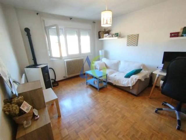 Piso en venta en Navatejera, Villaquilambre